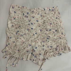 SHEIN Ruffle Floral Shorts Size M
